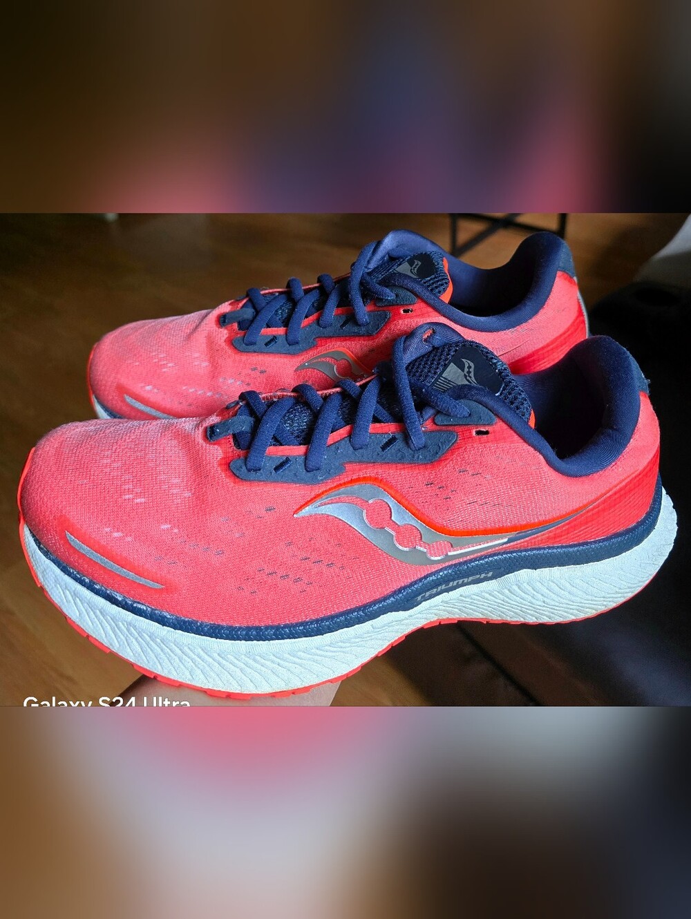 Sz 11 Women's SAUCONY TRIUMPH 19 'Sunstone/Night' Running Shoes